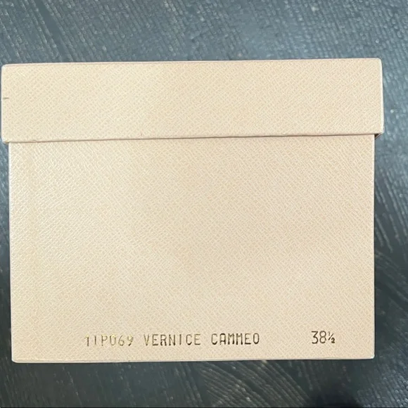 Prada Women's Brown Heels - Picture 2 of 4